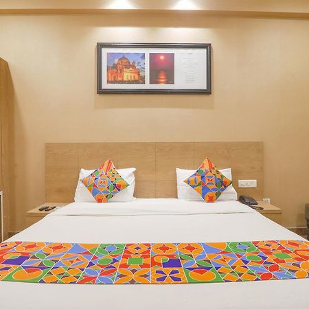 לקנאו Fabhotel Raghubar Kripa מראה חיצוני תמונה