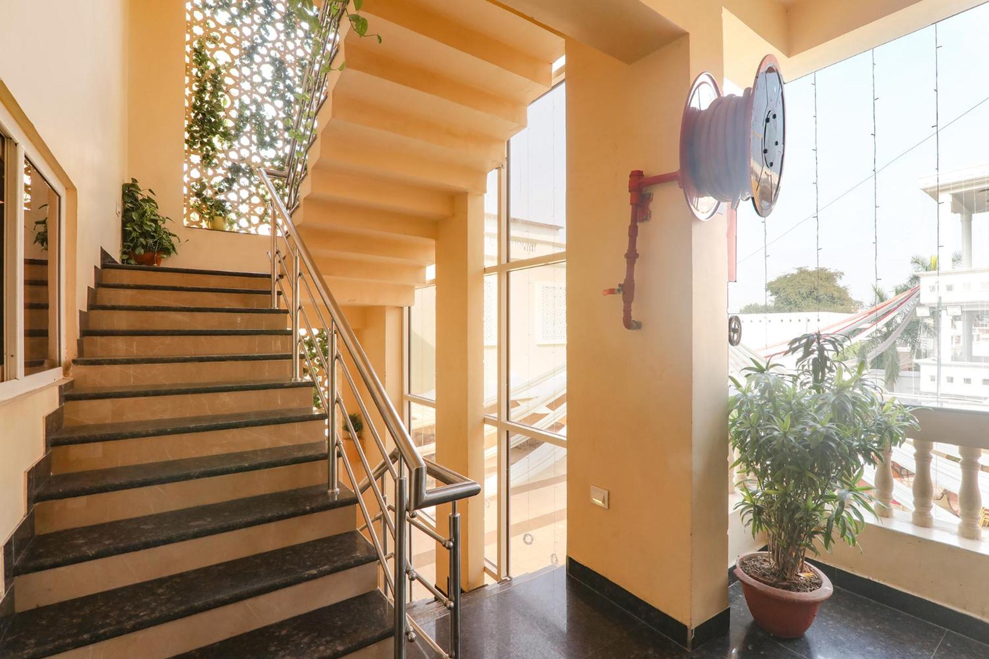 לקנאו Fabhotel Raghubar Kripa מראה חיצוני תמונה